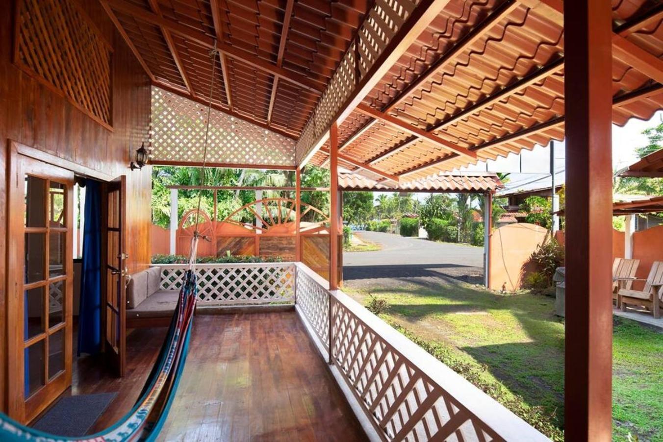 Poolside Beach House At Pangea Lodge Manzanillo  Εξωτερικό φωτογραφία