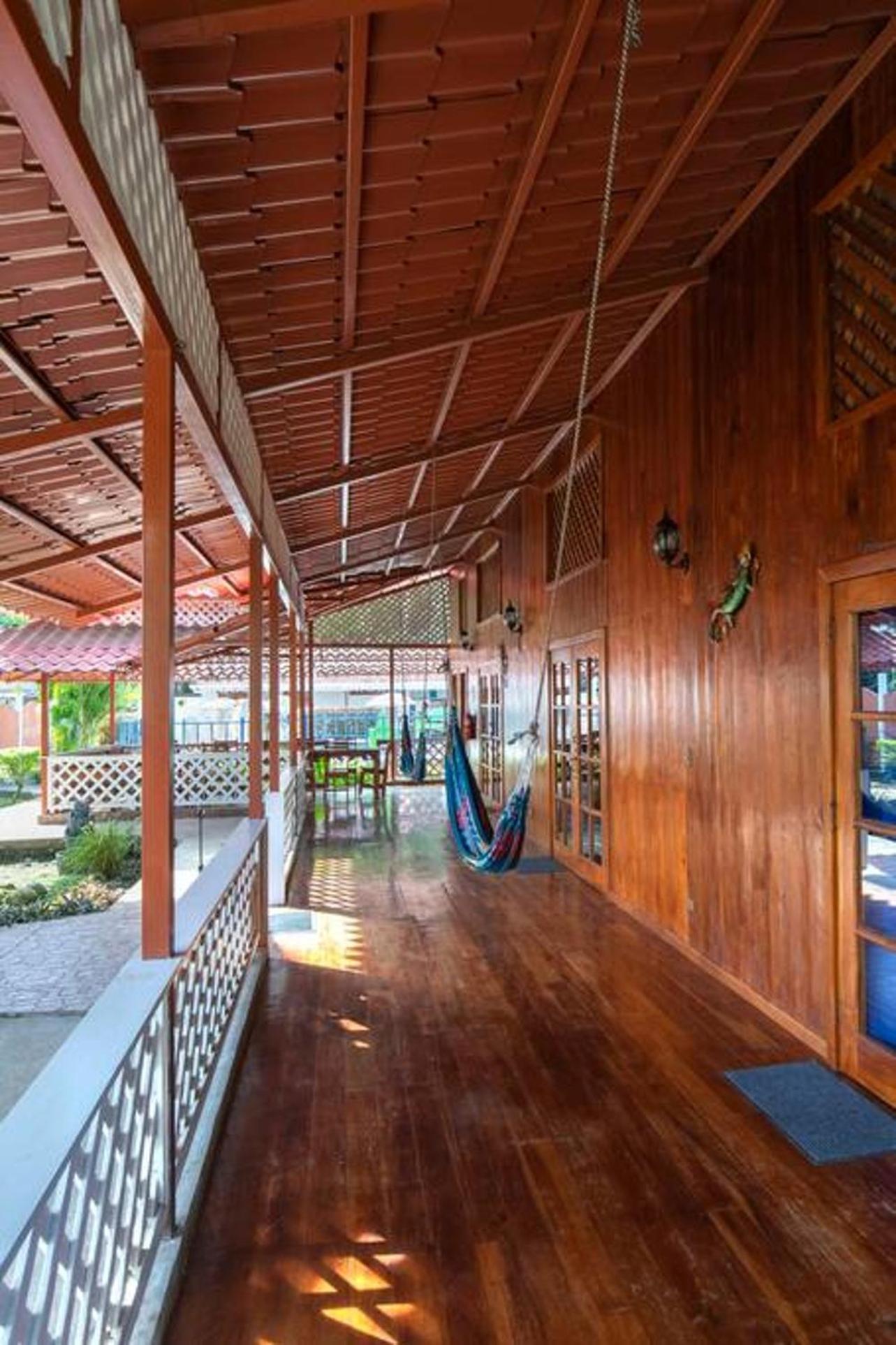 Poolside Beach House At Pangea Lodge Manzanillo  Εξωτερικό φωτογραφία