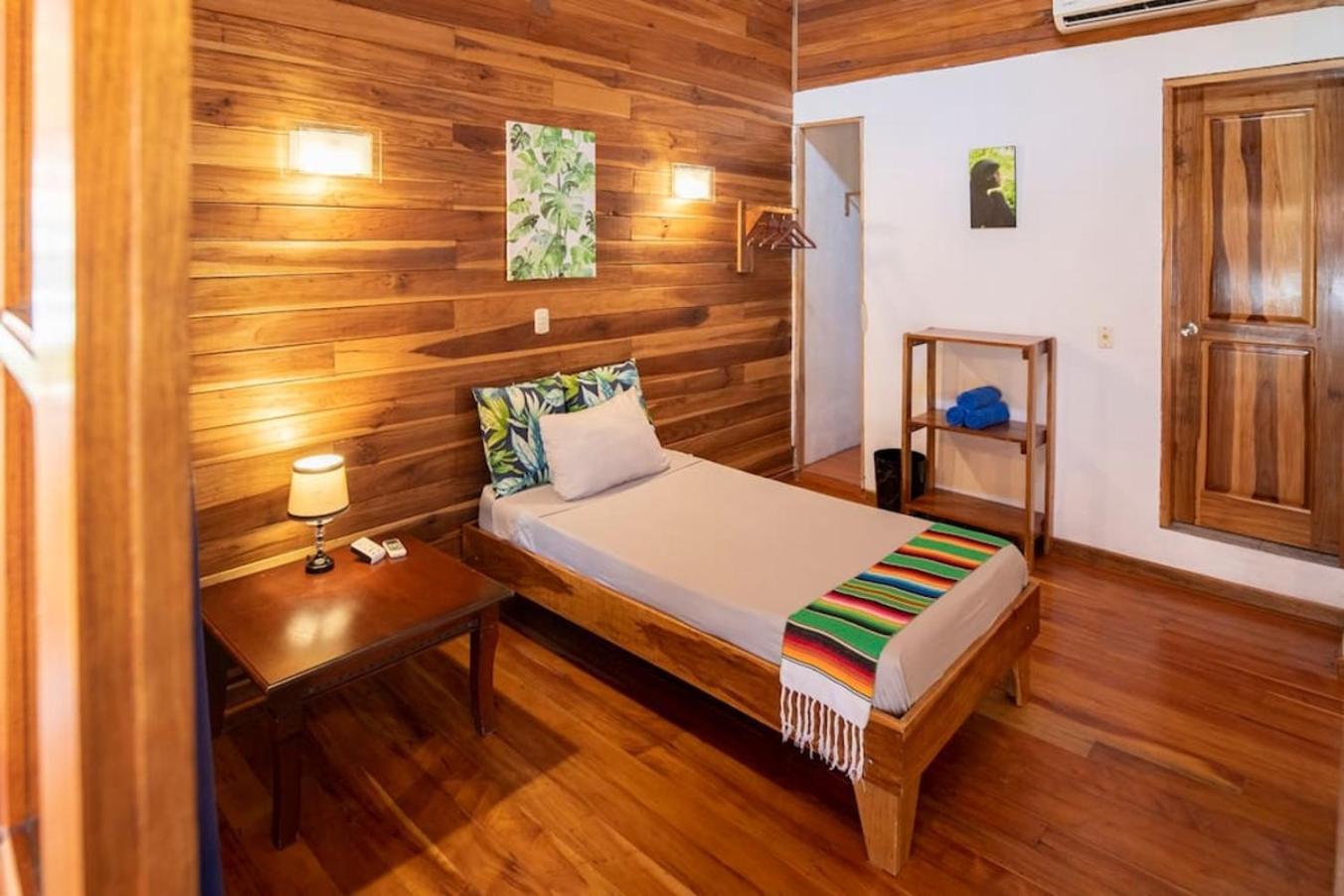 Poolside Beach House At Pangea Lodge Manzanillo  Εξωτερικό φωτογραφία