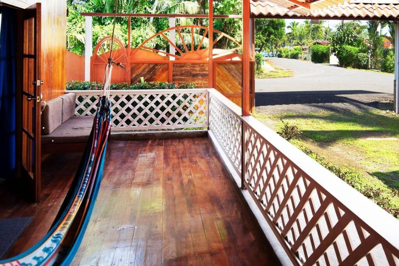 Poolside Beach House At Pangea Lodge Manzanillo  Εξωτερικό φωτογραφία