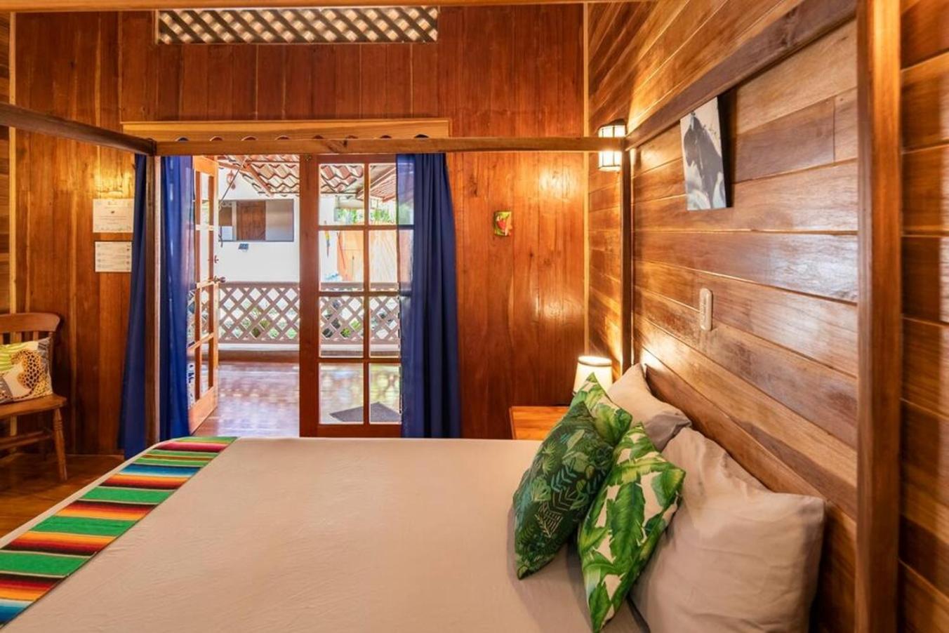 Poolside Beach House At Pangea Lodge Manzanillo  Εξωτερικό φωτογραφία